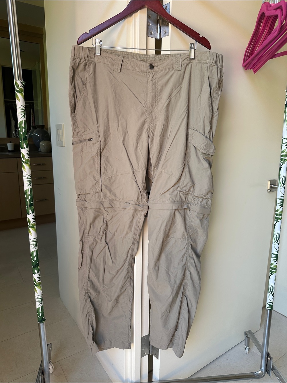 Columbia Tan Cargo Pants with Zip-Off Legs 42X34